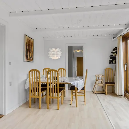 Apartman In With Kitchen *